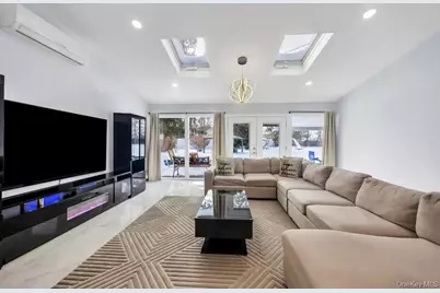 119 Scooter Lane, Hicksville, NY 11801 - Photo 9