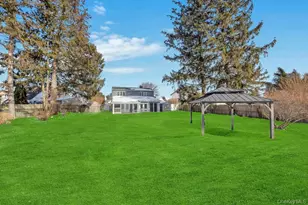 119 Scooter Ln, Hicksville, NY 11801 - Photo 29