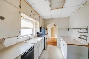 21 Park Ave, Malverne, NY 11565 - Photo 19