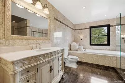 17 Garfield Place, Roslyn Heights, NY 11577 - Photo 29