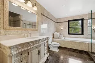 17 Garfield Pl, Roslyn Heights, NY 11577 - Photo 29