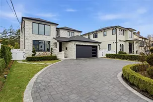 17 Garfield Pl, Roslyn Heights, NY 11577 - Photo 3