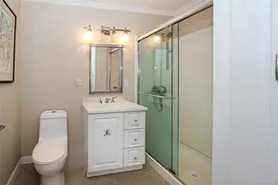 833 Madeira Blvd, Melville, NY 11747 - Photo 19