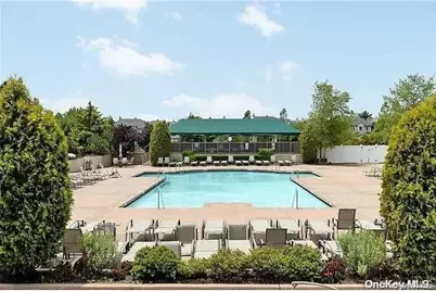 833 Madeira Boulevard, Melville, NY 11747 - Photo 31