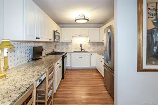 833 Madeira Blvd, Melville, NY 11747 - Photo 7