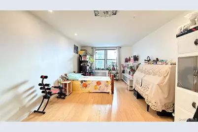 13870 Elder Avenue #4S, Flushing, NY 11355 - Photo 5