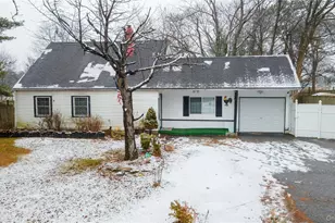 382 Jamaica Ave, Medford, NY 11763 - Photo 3