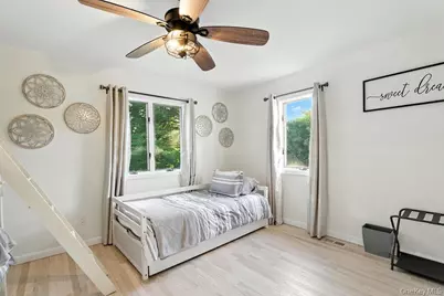 100 Manor Lane, Riverhead, NY 11901 - Photo 11