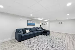 100 Manor Ln, Riverhead, NY 11901 - Photo 15