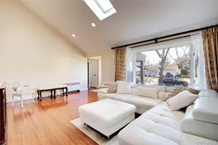 26 Midland Rd, East Hills, NY 11577 - Photo 5