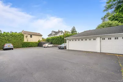 33 Landing Rd, Glen Cove, NY 11542 - Photo 7