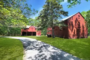 90 Old Depot Rd, Quogue, NY 11959 - Photo 21