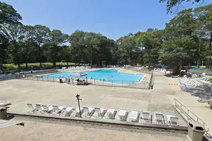 392 Clubhouse Ct, Coram, NY 11727 - Photo 23