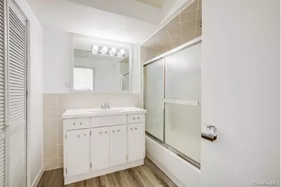 75 Maxwell Avenue #B, Oyster Bay, NY 11771 - Photo 7