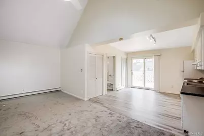 75 Maxwell Avenue #B, Oyster Bay, NY 11771 - Photo 5