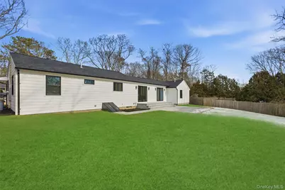 10 Tramposh Lane, Hampton Bays, NY 11946 - Photo 5