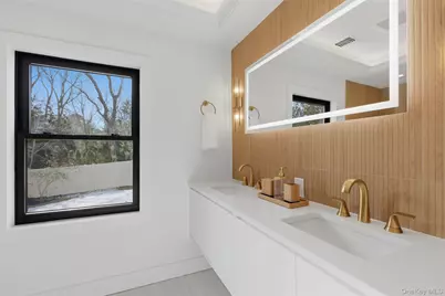 10 Tramposh Lane, Hampton Bays, NY 11946 - Photo 17