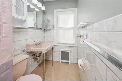 798 N Broadway, Yonkers, NY 10701 - Photo 15