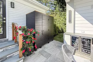 121 Ponquogue Ave, Hampton Bays, NY 11946 - Photo 25