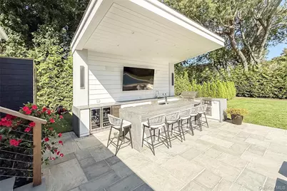 121 Ponquogue Avenue, Hampton Bays, NY 11946 - Photo 23