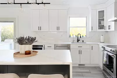 121 Ponquogue Avenue, Hampton Bays, NY 11946 - Photo 7