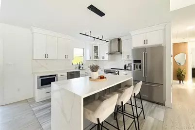 121 Ponquogue Avenue, Hampton Bays, NY 11946 - Photo 9