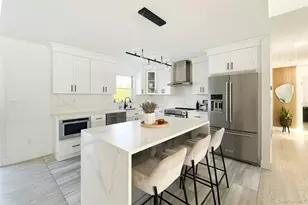 121 Ponquogue Ave, Hampton Bays, NY 11946 - Photo 9