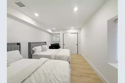 121 Ponquogue Avenue, Hampton Bays, NY 11946 - Photo 19