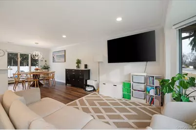 45 Pickwick Drive N, Syosset, NY 11791 - Photo 3