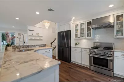 45 Pickwick Drive N, Syosset, NY 11791 - Photo 5