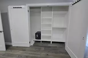 80-06 209th St, Hollis, NY 11427 - Photo 17