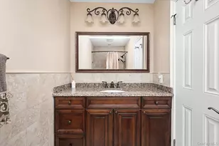 53 Chestnut Ln, Woodbury, NY 11797 - Photo 17