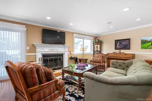 53 Chestnut Ln, Woodbury, NY 11797 - Photo 7