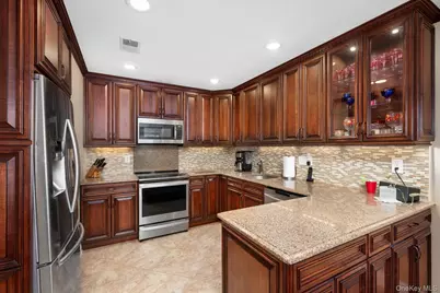 53 Chestnut Lane, Woodbury, NY 11797 - Photo 3