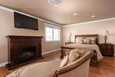 53 Chestnut Lane, Woodbury, NY 11797 - Photo 9