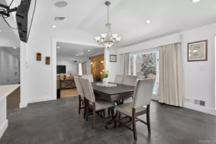 11 Juneau Blvd, Woodbury, NY 11797 - Photo 9