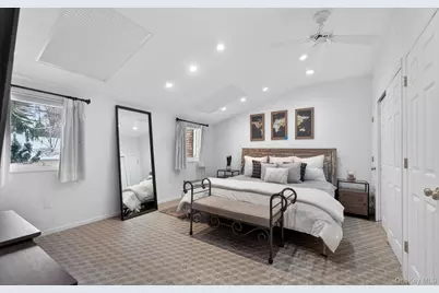 11 Juneau Boulevard, Woodbury, NY 11797 - Photo 23