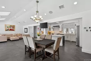 11 Juneau Blvd, Woodbury, NY 11797 - Photo 11