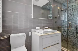 11 Juneau Blvd, Woodbury, NY 11797 - Photo 21