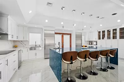 1 Strawberry Lane, Roslyn Heights, NY 11577 - Photo 17