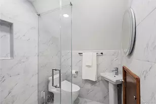 1 Strawberry Ln, Roslyn Heights, NY 11577 - Photo 35