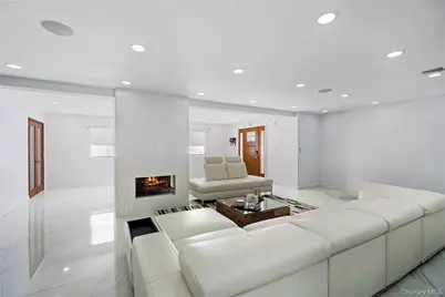 1 Strawberry Lane, Roslyn Heights, NY 11577 - Photo 11