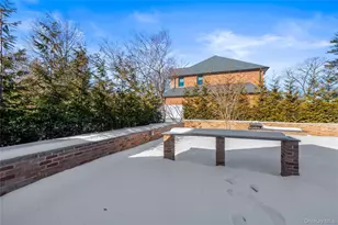 1 Strawberry Ln, Roslyn Heights, NY 11577 - Photo 37