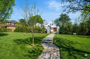 1 Strawberry Ln, Roslyn Heights, NY 11577 - Photo 3