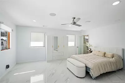 1 Strawberry Lane, Roslyn Heights, NY 11577 - Photo 23