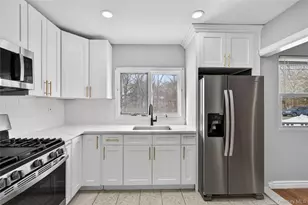 68 Champlain St, Port Jefferson Station, NY 11776 - Photo 5