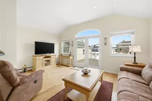 64 Stuart Ave, Amityville, NY 11701 - Photo 13