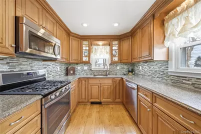 64 Stuart Avenue, Amityville, NY 11701 - Photo 19