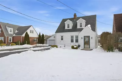 64 Stuart Avenue, Amityville, NY 11701 - Photo 5