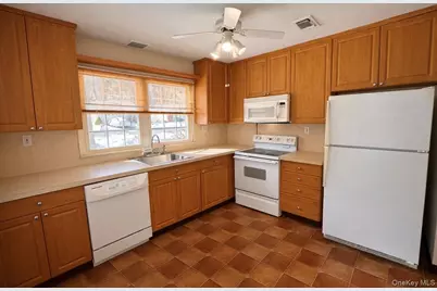 206 Belfast Lane, Ridge, NY 11961 - Photo 5